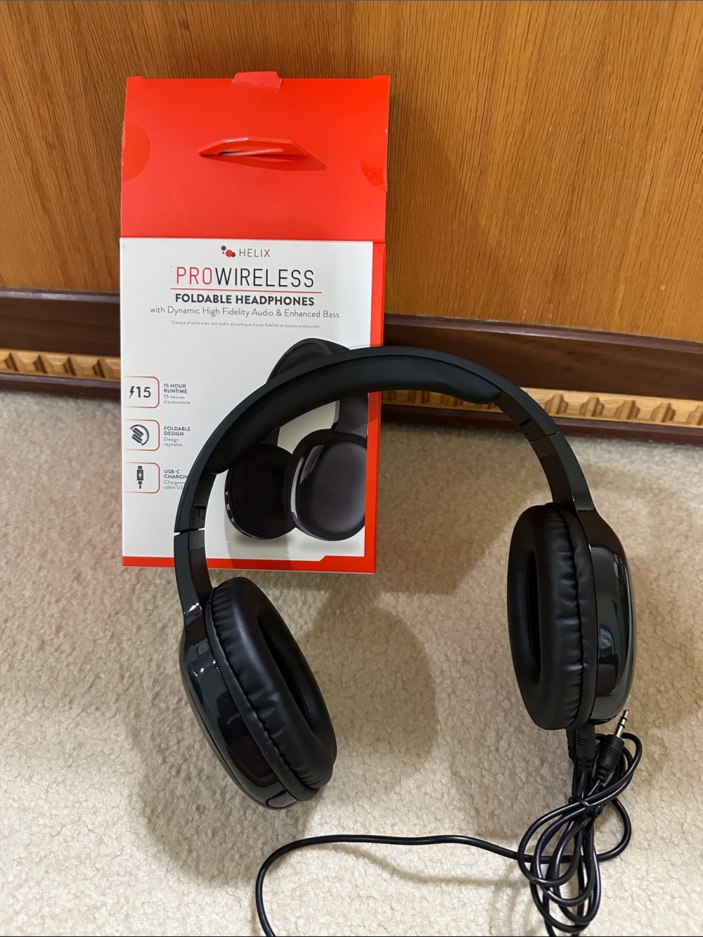 Helix Foldable Wired Headphones — Black